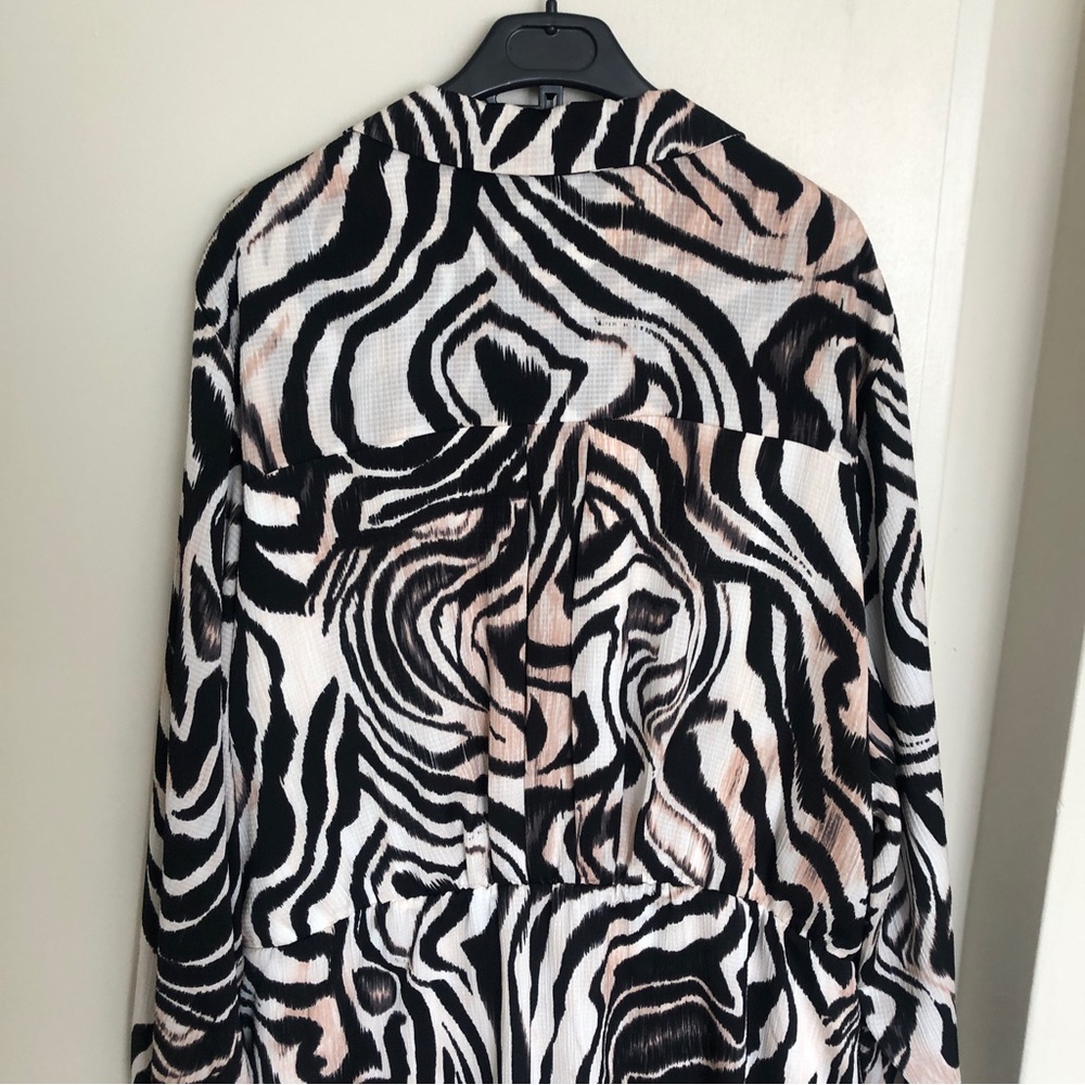 Anthropologie printed wrap dress. - Picture 9 of 14